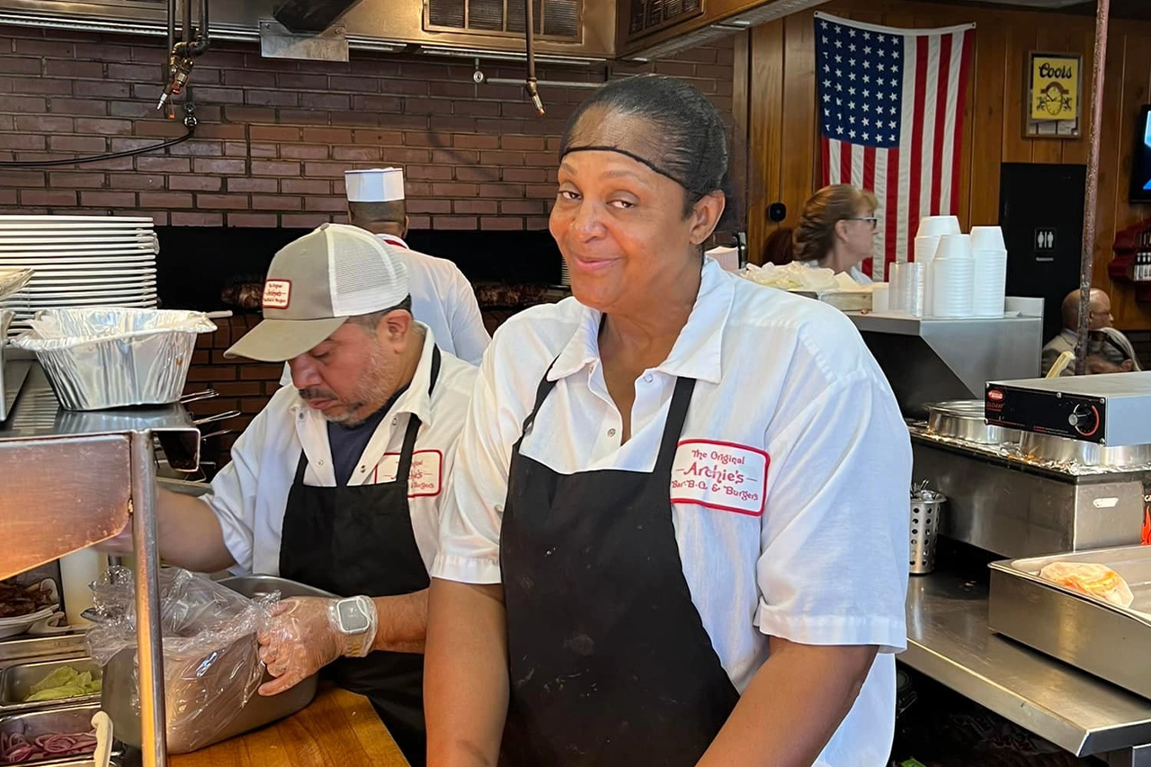 Local barbecue restaurant Hoover AL